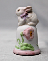 Enesco Bunny Rabbit Thimble Bisque 1988 Pink Flowers White 2&quot; G.G. Santiago - £7.72 GBP