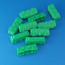 Ticket To Ride Days Wonder  10 Green Train Cars Replacement Game Pieces - £3.10 GBP