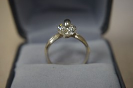 Women&#39;s 925 Sterling Silver Unusual Ring With Turning Cubic Zirconia Cz? Sz 6.5 - £15.98 GBP