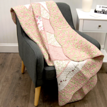 Donna Sharp Strawberry Garden Cozy Cottage Shabby Chic Throw Pink Green Pieced - £67.07 GBP