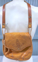 D&#39;Amigo Ladies Tan Leather 9&quot; Purse Stitched  - $16.51