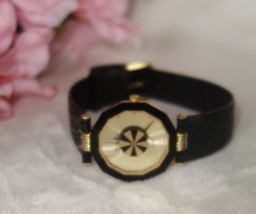 ROVEN DINO BASE METAL SAPPHIRE CRYSTAL LEATHER QUARTZ WATCH new - $643.81 MXN