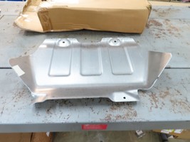 GM 23135960 Front Under Body Shield Panel Skid Plate UGLY  General Motors - $2,067.41 MXN
