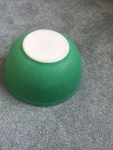 Vintage Pyrex 403 Mixing Nesting Bowl 2 1/2 Qt Green - £17.75 GBP