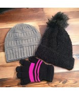 Womens one size beanies and gloves - $380.79 MXN