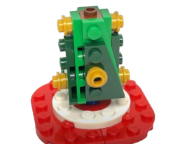 NEW Lego Marvel Holiday Christmas Tree and Base Micro Set - $214.46 MXN