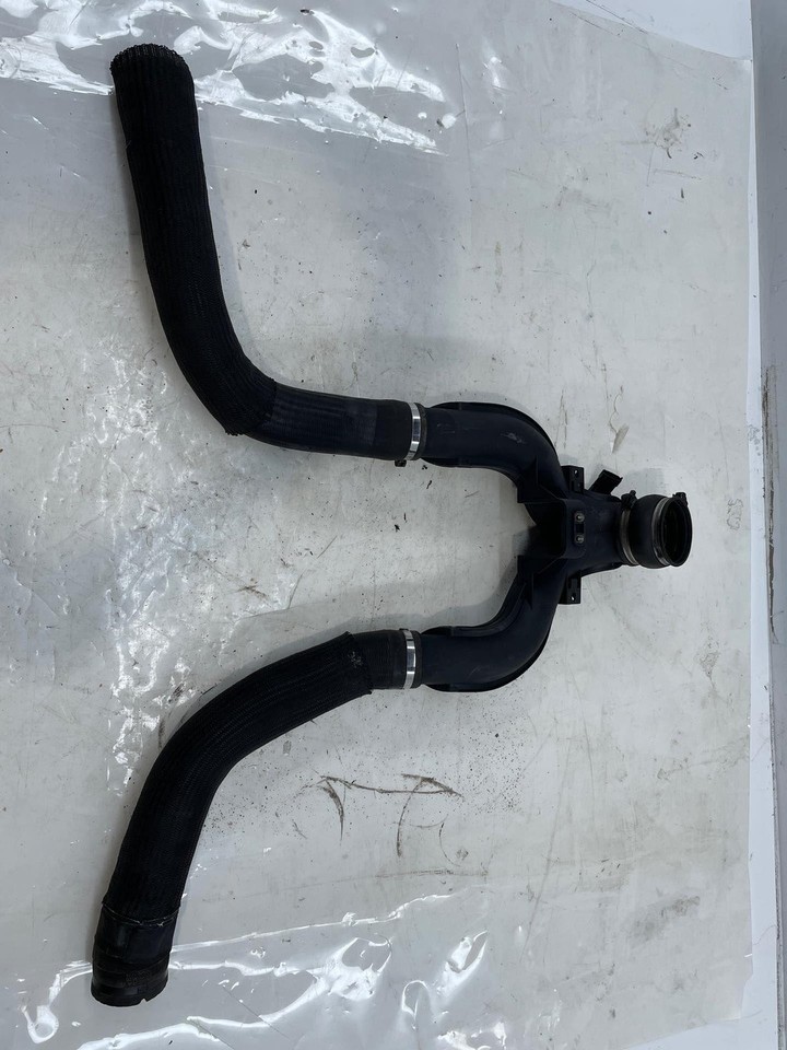 2014-2017 Maserati Quattroporte Throttle Body To Intercoolers Pipe Hose OEM Item image 2