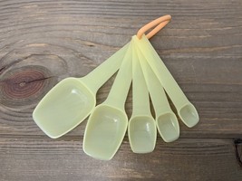 Vintage Tupperware Metric Measuring Spoon Set 5 Pc Pale Yellow w Orange ... - €12,85 EUR