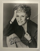 Betty Buckley Signed Autographed Glossy 8x10 Photo - £15.41 GBP