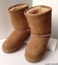 NEW MINNETONKA Children&#39;s Golden Tan Suede Sheepskin Moccasin Pug Boots - £23.94 GBP