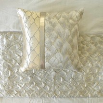 Spinzar - Jacquard Ivory &amp; Gold Decorative Bed Runner and Pillow Cover - £55.54 GBP+