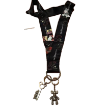 Walt Disney World Lanyard W/ 5 Disney Collectors Pins &amp; 1 Mickey Key Chain - €8,59 EUR