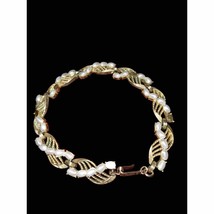 Golden Pearl clasp vintage bracelet - $35.64