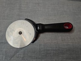 T-Fal Pizza Cutter, 3.5&#39;&#39; Diameter/4.75&#39;&#39; Handle, Black - $3.79