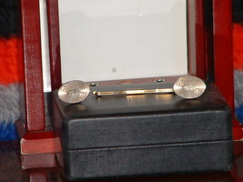 Men’s Pre-Owned Gold Tone Crown Cufflink &amp; Tie Tack Set - €6,12 EUR