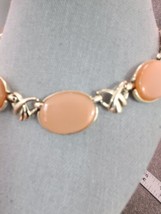 Vintage Oval Peach Thermoset Signed Coro Moon Glow Necklace Gold Tone - £14.84 GBP