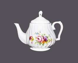 Royal Oak four-cup teapot. Pink roses. - $105.29