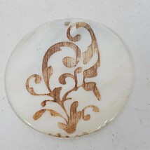 Vintage Round Shell Pendant 2.5 Inch Long For Crafting White w/ Tan Etching - $418.86 MXN