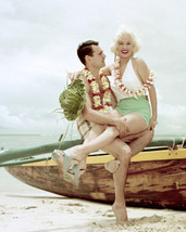 Mamie Van Doren Glamour Pin Up Photo Shoot on Beach 16x20 Canvas - £55.94 GBP