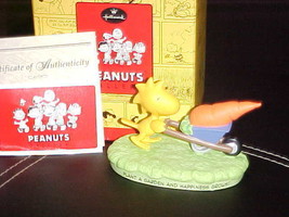 Hallmark Peanuts Gallery Woodstock Plant A Garden Figurine M/W/Box 1st Edition - £27.68 GBP