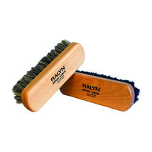 Mini, compact 5” x 1-1/2” horsehair brush is great for travel. - €7,35 EUR+