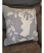 Cynthia Rowley Deer Christmas Wreath 17in Throw Pillow Excellent Cond Wo... - $533.58 MXN