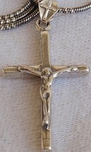 Cross KL  silver  pendant - $437.83 MXN