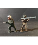 VINTAGE LEAD TOY SOLDIERS BARCLAY MANOIL PAIR BAZOOKA AND FLAME THROWER ... - $24.25 CAD
