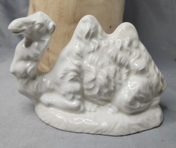 Atlantic Mold Camel Laying Nativity Figure White Glaze Ceramic Figurine 3.5&quot; - £6.81 GBP