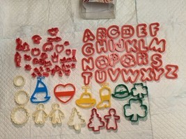 Cookie Cutters Fondant Shapes Letters Design Cake Cookie Decoration Plastic Vtg - £8.58 GBP