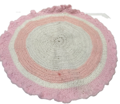 Vintage Handmade Knitted Crocheted Round Table Topper Pink White Scallop... - £15.05 GBP