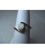 Vintage Sterling Silver White Bead Cabochon Ring 2.3 grams - £11.99 GBP