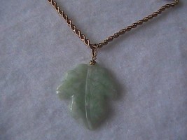 14k &amp; 10k Solid Yellow Gold Natural Green Jade Leaf Pendant Necklace - £547.58 GBP