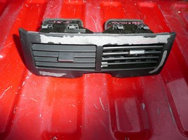 02-03 infinity I35  left or right dashboard vent black - $12.38