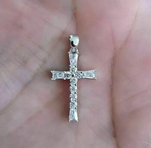 1 CT Coupe Ronde Véritable Moissanite Croix Unisexe Pendant 14K or Blanc Plaqué - £80.58 GBP