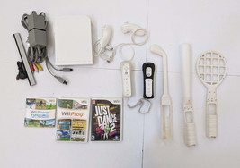 Nintendo Wii Console RVL-001 W/ 2 Controllers Nunchucks Mario Wii Sports Bundle - £97.85 GBP