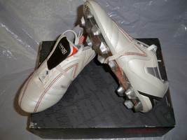 Women's Juniors Umbro Diamond Pro Soccer Sport Cleats Shoes New $68 Size 6.5 - $48.99