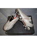 WOMEN&#39;S JUNIORS UMBRO DIAMOND PRO SOCCER SPORT CLEATS SHOES NEW $68 SIZE... - $931.14 MXN