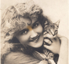Ellaline Terriss Postcard Vintage RPPC Irish Celebrity with Cat Ireland UK 1905 - £9.78 GBP