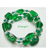 Emerald Green Silver Plate Glass Memory Wire Wrap Bracelet - $27.35 CAD