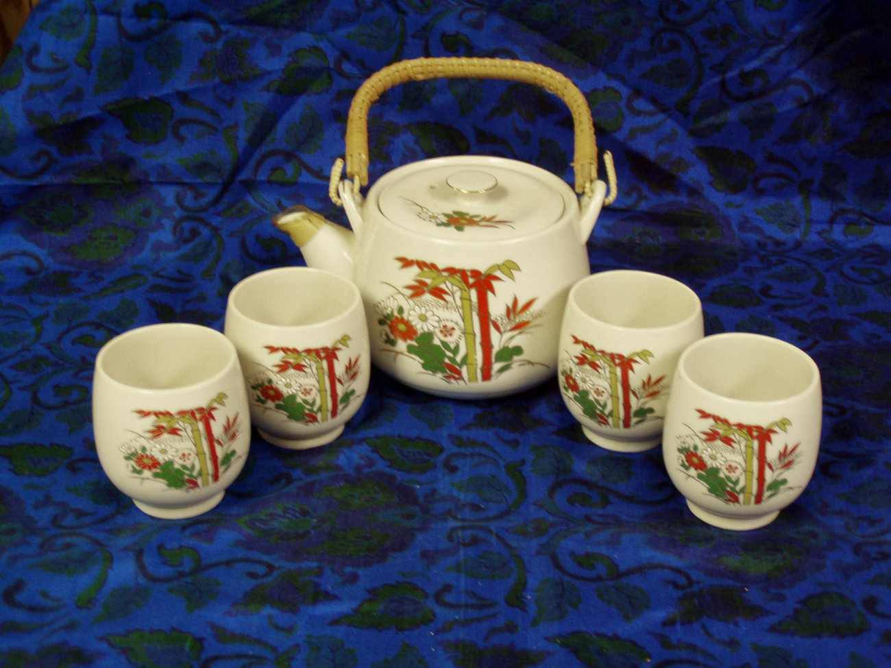 Oriental Tea Set - Teapot & 4 Cups - $9.00