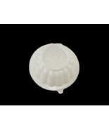 Vintage Tupperware Jello Mold WHITE w Lid and Insert 3 Piece 620-5 - $342.00 MXN