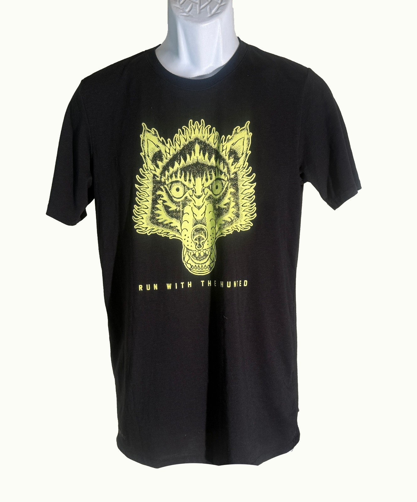 NIKE &quot;RUN WITH THE HUNTED&quot; Short Sleeve Black T-Shirt Small - $9.89