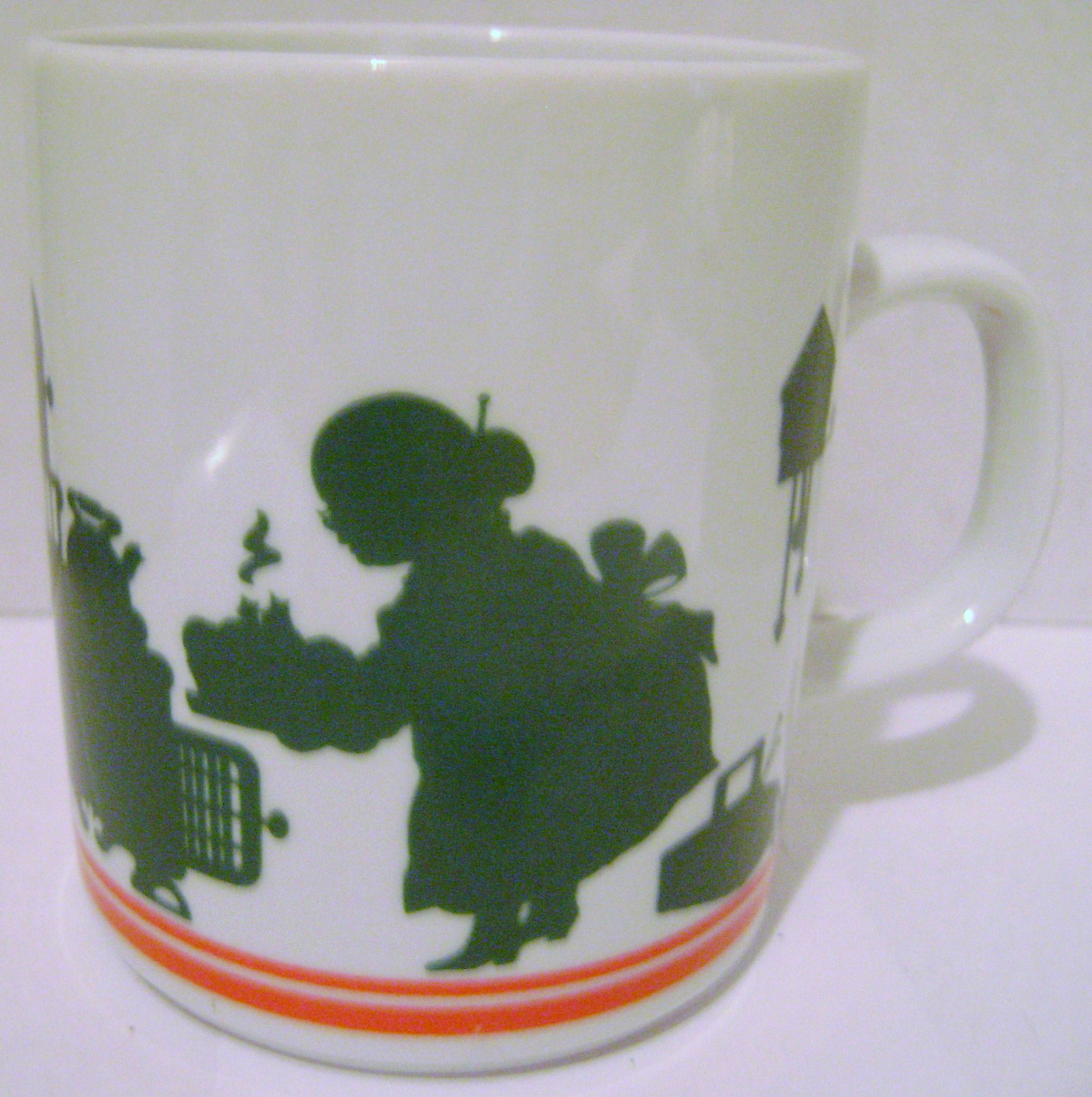 Primary image for Milk Glass Mrs. Clause 1984  Avon  Silhouette  Mug