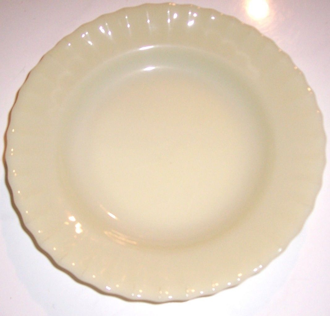 (1) RARE Colorex SM Custard Milk Glass Swirl Dinner Plate - $35.99