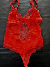 Victoria&#39;s Secret Designer Sammlung M Teddy Body Einteilig Seide Rot Spitze - $124.73