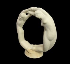 Vintage Royal Haeger Circle of Love Sculpture in Textured Ivory 15” - £75.17 GBP