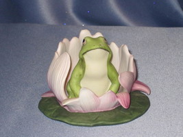 Frog With Lily Pad Figurine by Franklin Mint. - $21.00