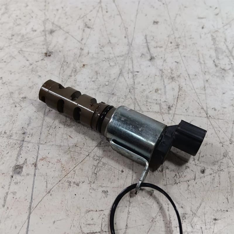 Toyota Camry Variable Timing Gear Oil Valve Solenoid Cylinder Head 2.5L ... - $16.95