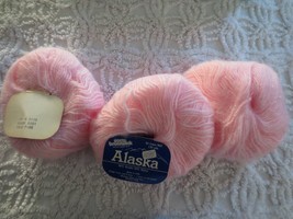 3-40g Balls Brunswick ALASKA 80% Acrylic 20% Nylon PALE PINK YARN-130 yd... - $12.00